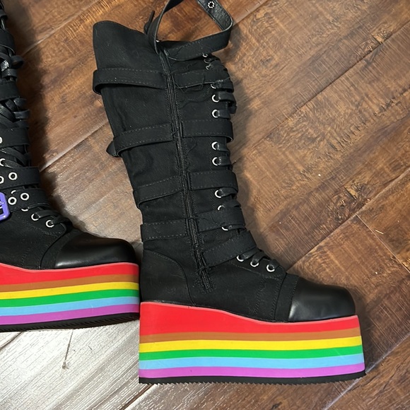 NWT Rainbow Platform Buckle Boots!! - Picture 5 of 8